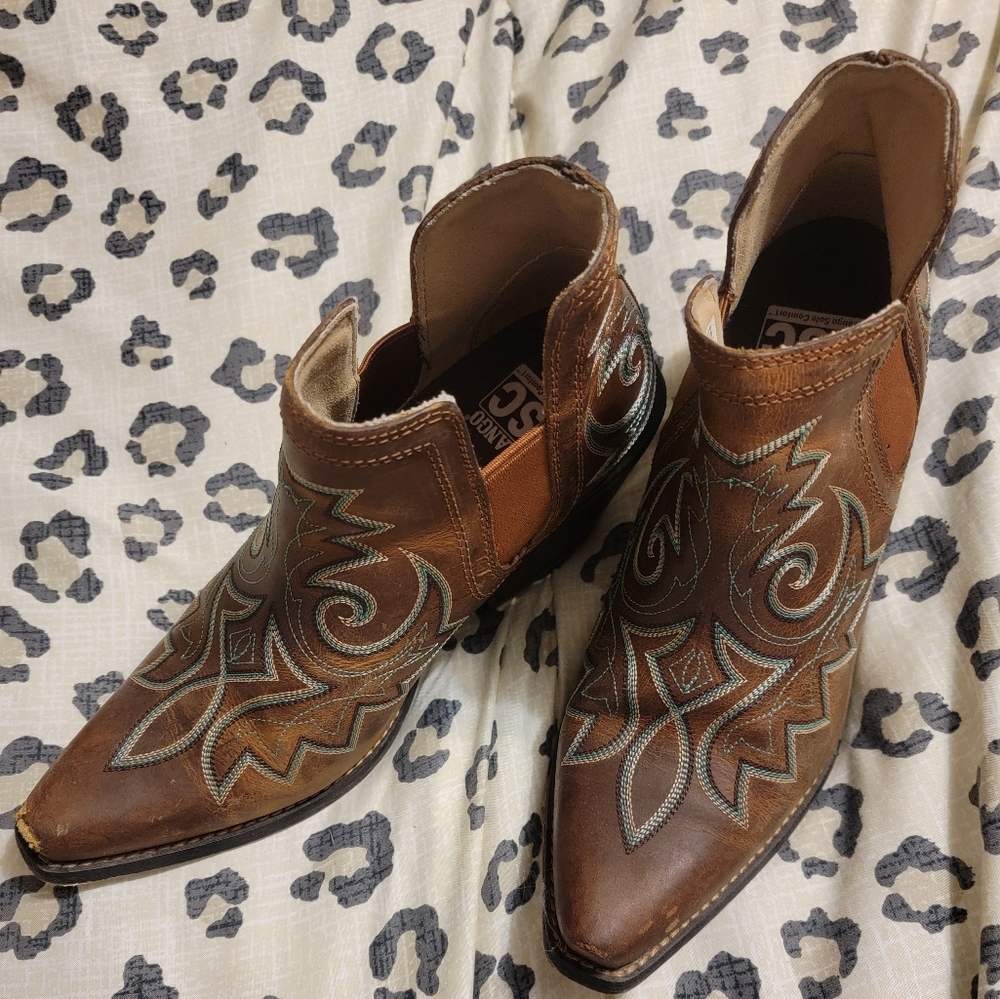 Durango crush booties size 9
